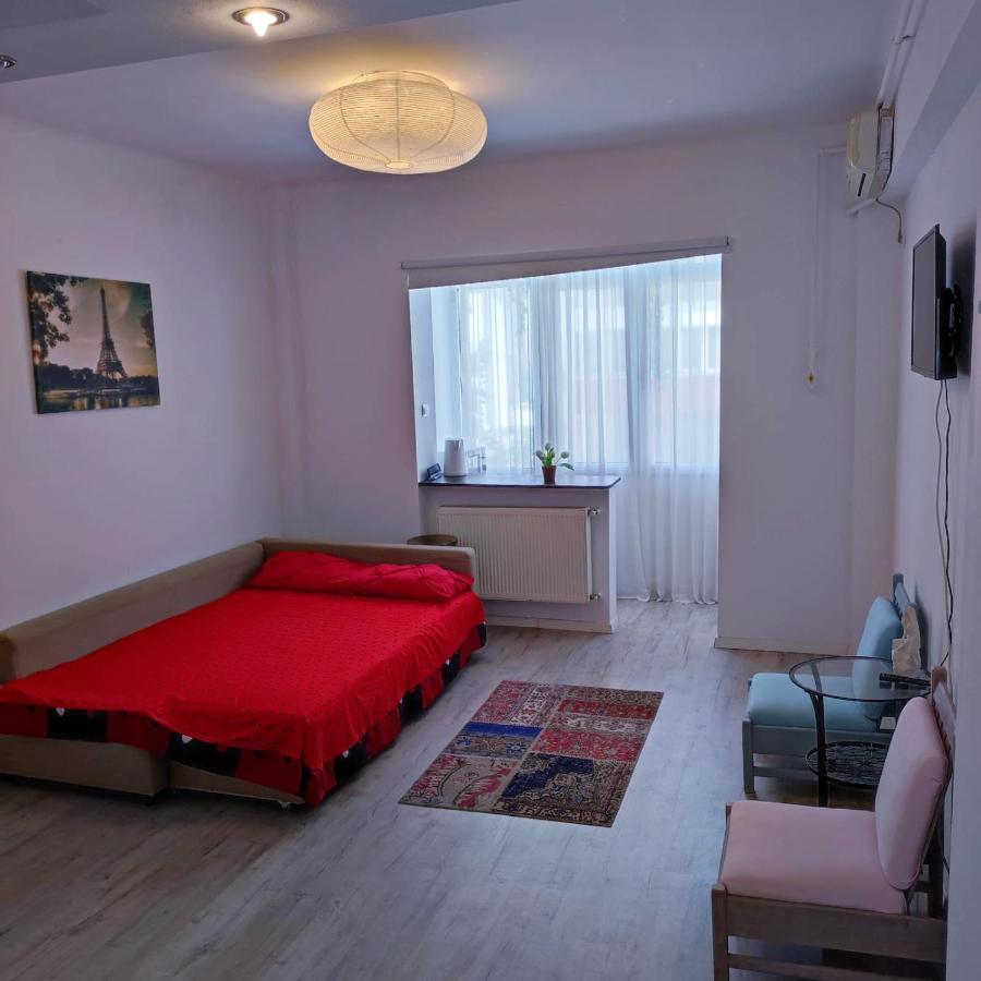 Garsoniera Centrul Bucurestiului Apartment Luaran gambar