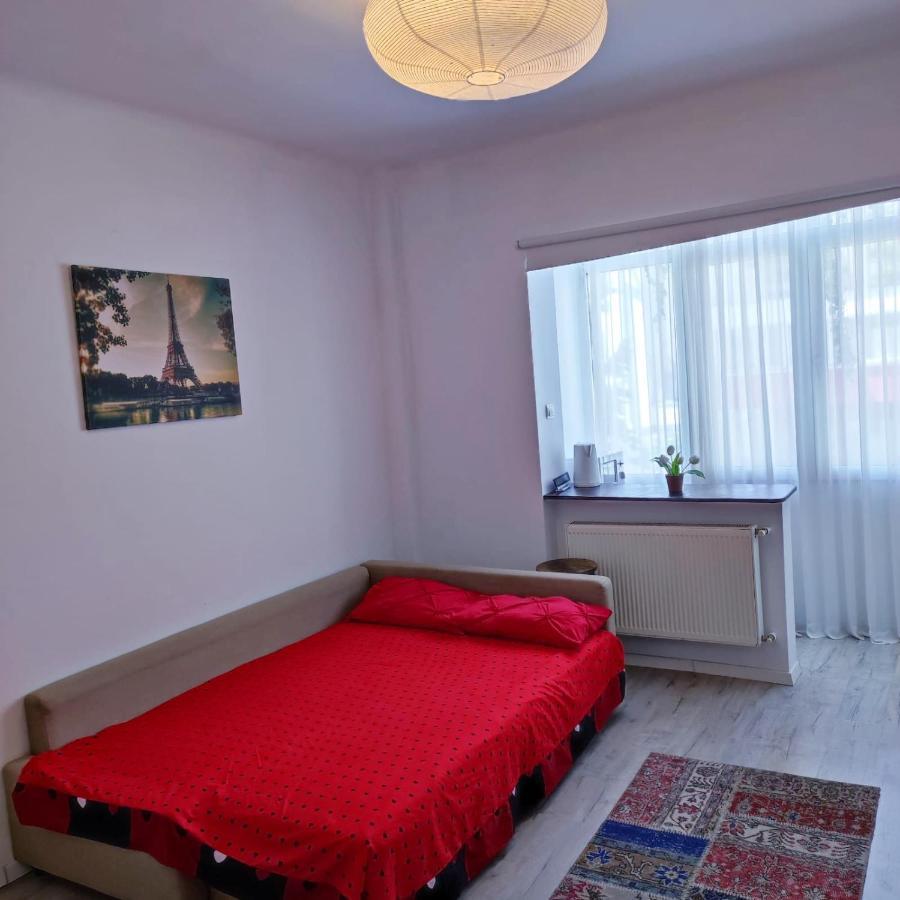 Garsoniera Centrul Bucurestiului Apartment Luaran gambar