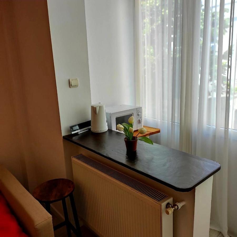 Garsoniera Centrul Bucurestiului Apartment Luaran gambar